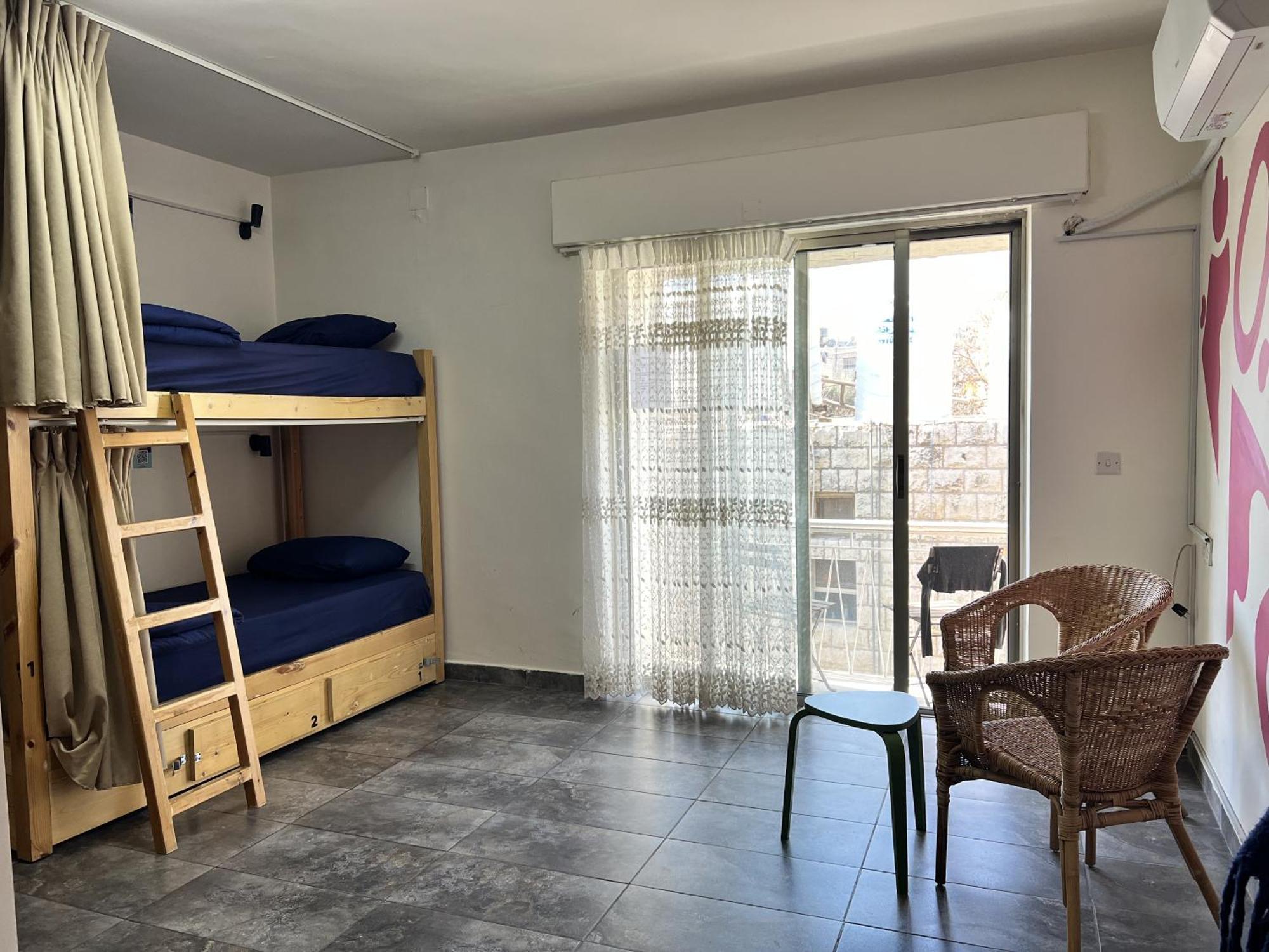 Battuta Hostel Амман Экстерьер фото